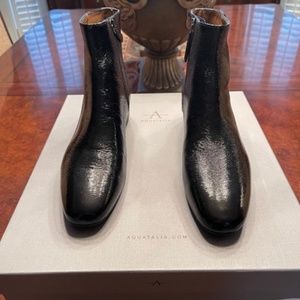 Aquatalia Ulyssaa leather ankle boots size 8.